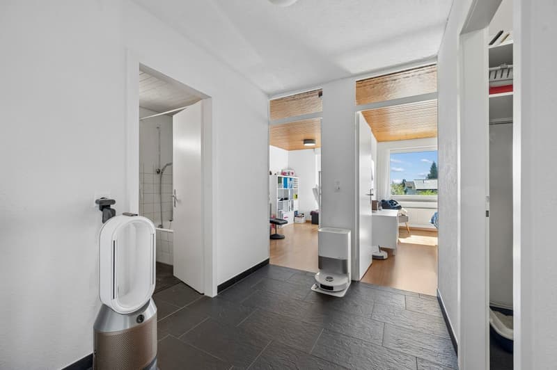 Gepflegte 4.5-Zimmer-Wohnung mit Balkon und Weitsicht (11)