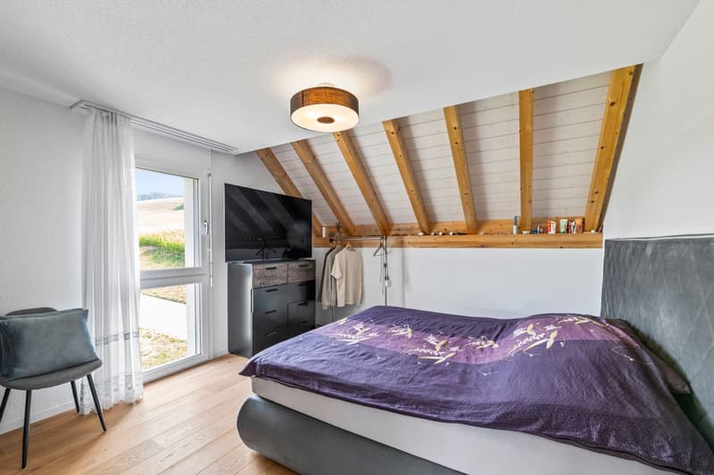 5.5-Zimmer-Maisonette: 146 m² Wohnkomfort mit Galerie, Terrasse und Weitsicht (9)