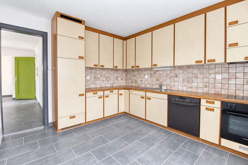 4.5-Zimmerwohnung mit 80 m² Terrasse und Balkon - zentrumsnah in Thun (11)