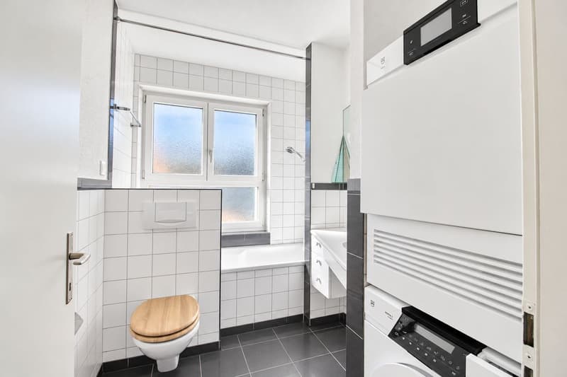 3-Zimmer-Loft mit Cheminée, Bergsicht, Balkon und Terrasse in Thun (8)