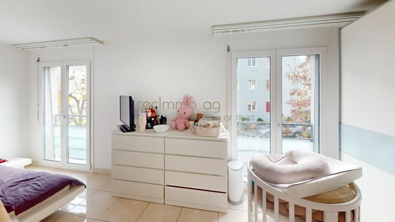 Grosszügige 5.5-Zimmer-Wohnung mit Loggia an zentraler Lage in Wettingen (3)