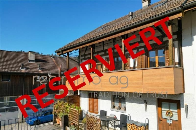 Charmante Doppelhaushälfte mit Fachwerkcharme, Garten & 170 m² Wohnfläche (1)