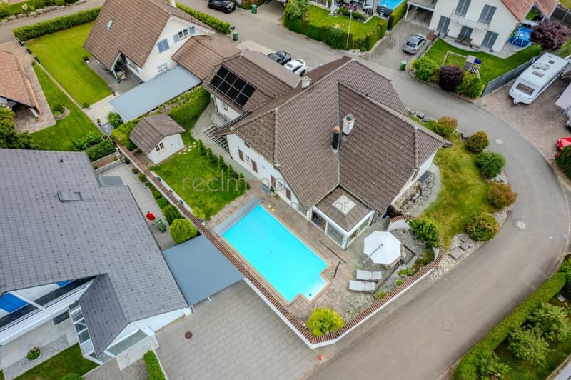 Familienparadies mit Pool, Wintergarten und viel Privatsphäre (1)