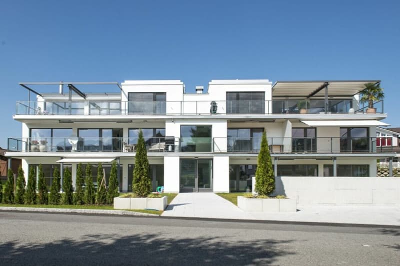 Exklusive 5.5-Zimmer-Gartenwohnung mit hochwertigem Ausbaustandard in Einsiedeln (11)