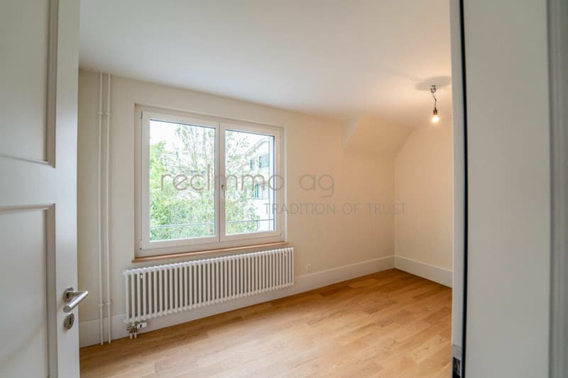 Stilvoll renovierte 4.5-Zimmer-Doppelhaushälfte mit Privatgarten an begehrter Lage in Zug (11)