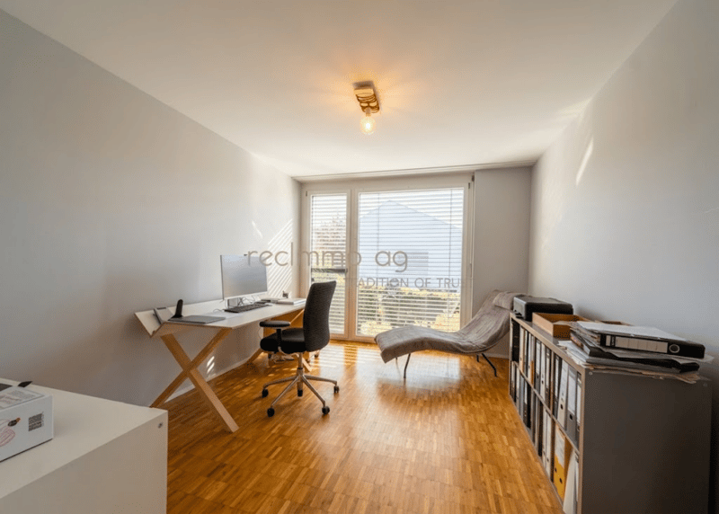 Modernes, lichtdurchflutetes 6.5-Zimmer-Reiheneinfamilienhaus mit Garten in Obfelden (7)