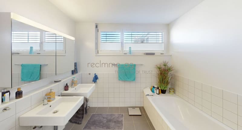 Modernes, lichtdurchflutetes 6.5-Zimmer-Reiheneinfamilienhaus mit Garten in Obfelden (8)