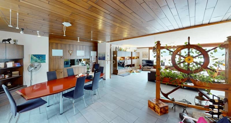 Attraktive 5.5 Zimmer Wohnung mit Seesicht (2)