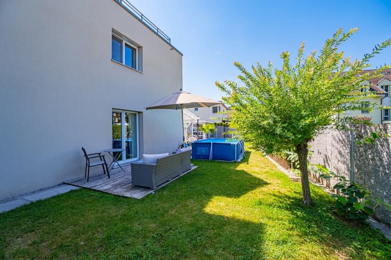 Moderne 5.5-Zimmer-Doppelhaushälfte - ideal für Familien (4)