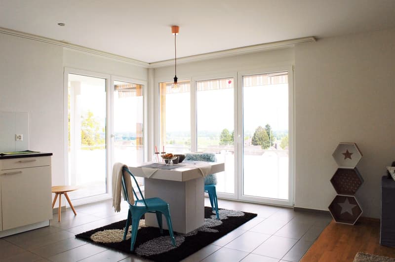 Moderne und helle 2.5-Zimmer-Neubauwohnung mit grossem Balkon (5)