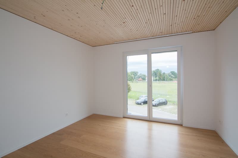 Moderne helle 2.5 Zimmer-Wohnung mit Balkon in Seenähe (8)