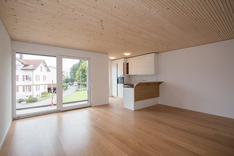 Moderne helle 2.5 Zimmer-Wohnung mit Balkon in Seenähe (5)