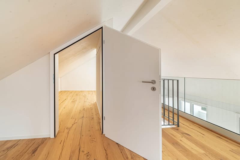 Exklusive 4.5 Zimmer-Galeriewohnung mit grosser Loggia und hochwertigen Ausbau (9)