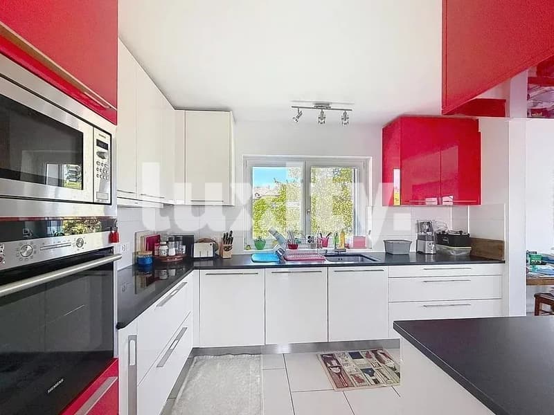 Beautiful villa apartment ? generous volumes and a privileged setting (2)