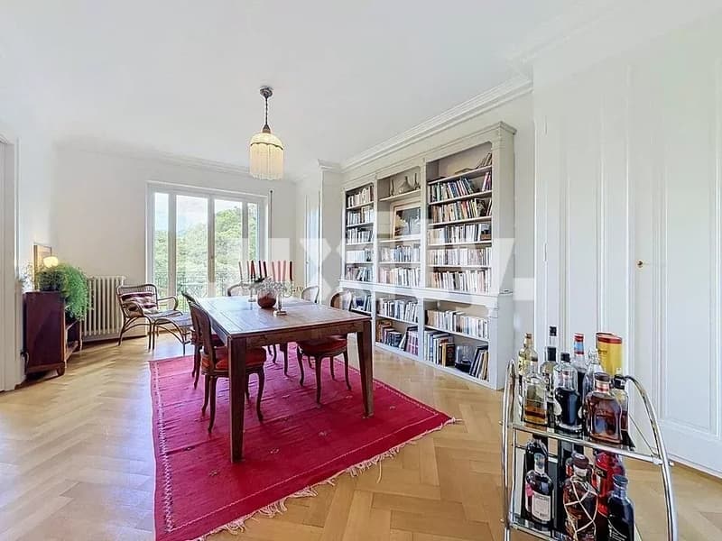 Appartement haussmannien de prestige à proximité du Parc Bertrand (2)