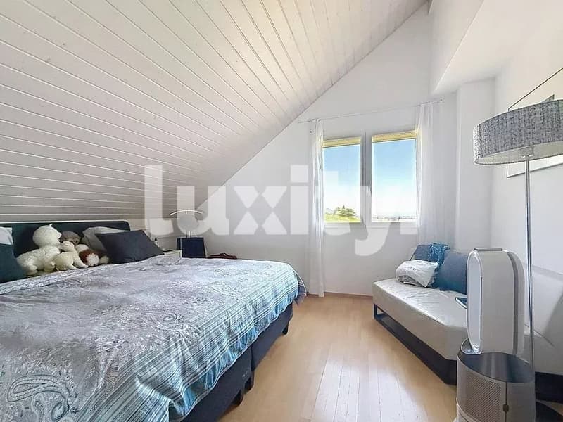 Superbe appartement de caractère ? Dernier étage avec vues sur le lac et les vignes ? Luins (5)