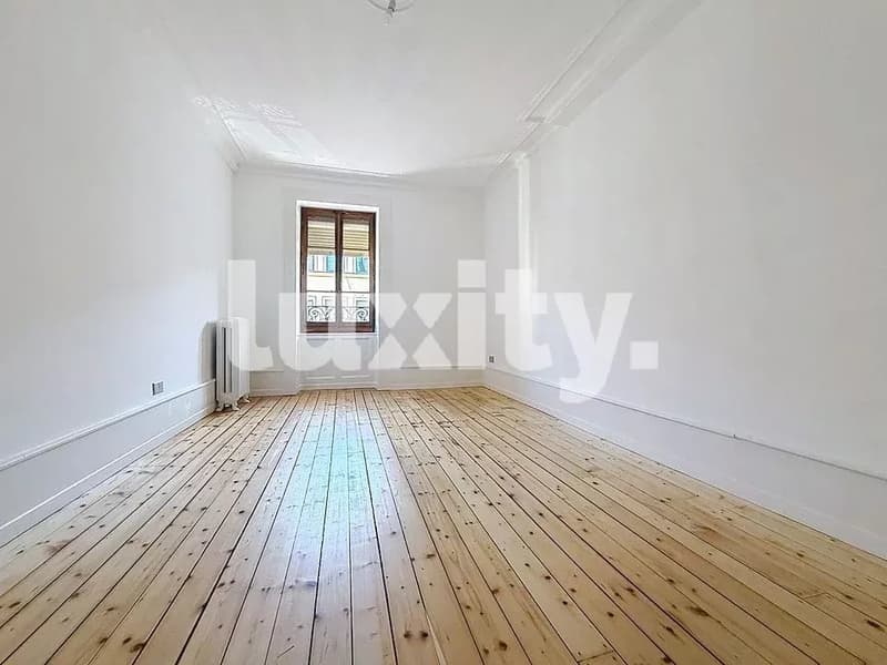 Superbe appartement de type Haussmannien (6)