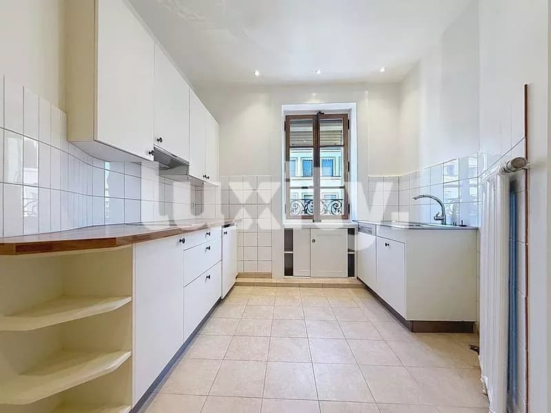 Superbe appartement de type Haussmannien (3)