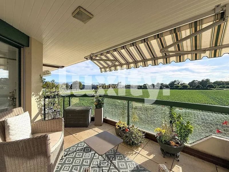 GLAND ? UN APPARTEMENT LUMINEUX AVEC GRAND BALCON ET VUE SUR LES MONTAGNES (1)