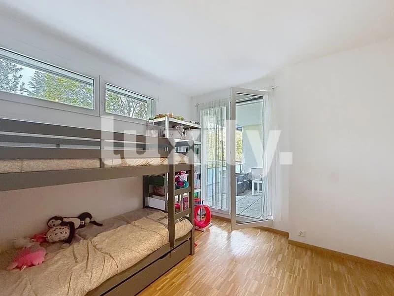 VERSOIX ? SUPERBE 4 PIÈCES MEUBLÉ DE 80 M², LUMINEUX ET AU CALME, À 5 MINUTES DE LA GARE ! (4)
