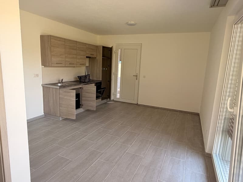Zentrales Studio mit Terrasse in Thun ab sofort (4)