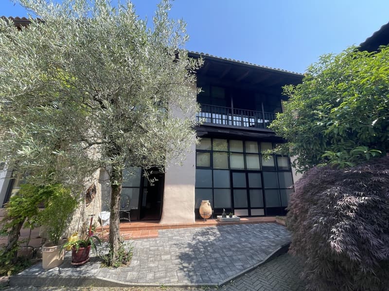 SPLENDIDO APPARTAMENTO 3.5 DUPLEX NEL NUCLEO CON POSTEGGIO