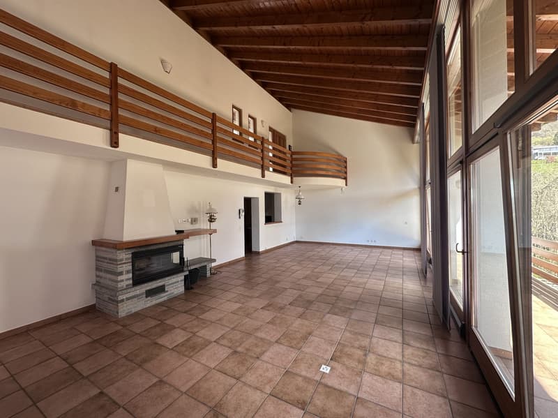 SPETTACOLARE ED AMPIA CASA GEMELLA A CADRO (4)