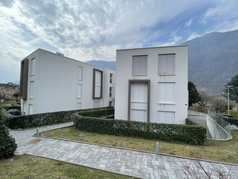 MODERNO ED AMPIO APPARTAMENTO 2.5 CON DUE POSTEGGI INTERNI (3)