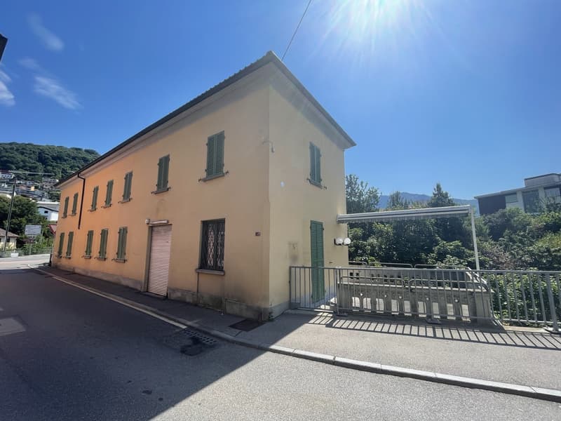 INTERESSANTE IMMOBILE DA RIATTARE NEL CUORE DI TESSERETE (1)