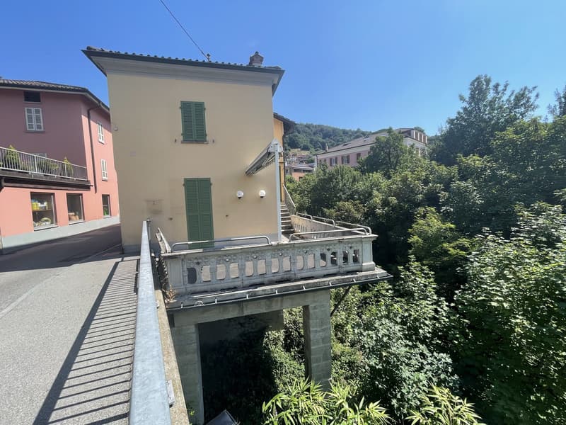 INTERESSANTE IMMOBILE DA RIATTARE NEL CUORE DI TESSERETE (8)