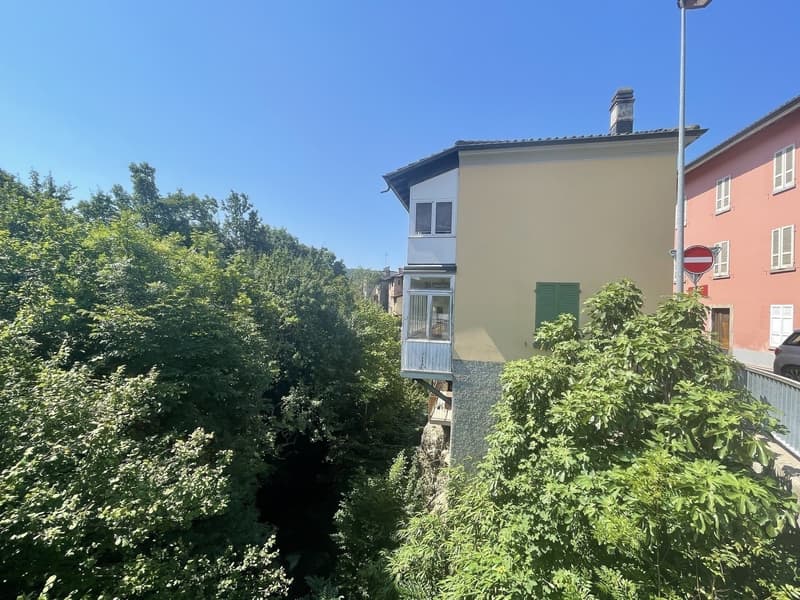 INTERESSANTE IMMOBILE DA RIATTARE NEL CUORE DI TESSERETE (4)