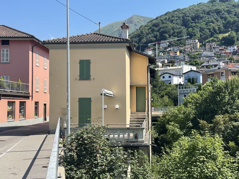 INTERESSANTE IMMOBILE DA RIATTARE NEL CUORE DI TESSERETE (3)