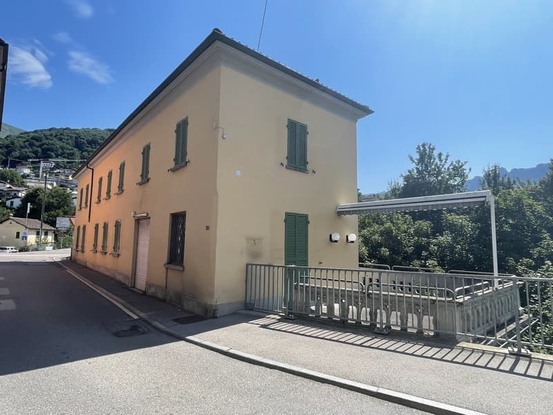 INTERESSANTE IMMOBILE DA RIATTARE NEL CUORE DI TESSERETE (6)