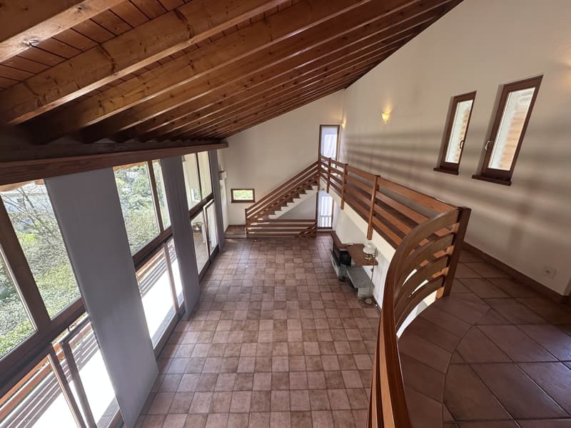 SPETTACOLARE ED AMPIA CASA GEMELLA A CADRO (11)
