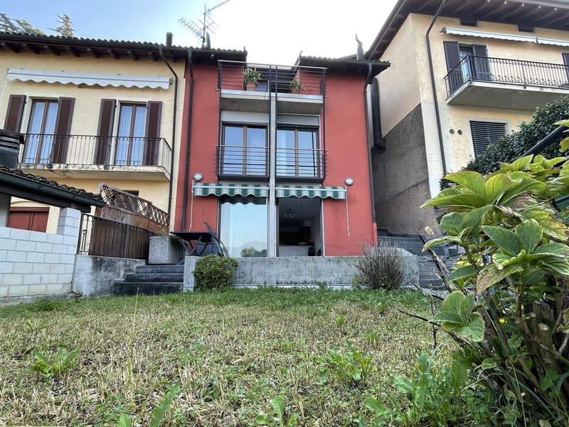 INTERESSANTE CASA 4.5 CON INCANTEVOLE VISTA LAGO (13)