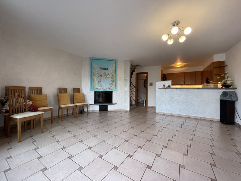 INTERESSANTE CASA 4.5 CON INCANTEVOLE VISTA LAGO (6)