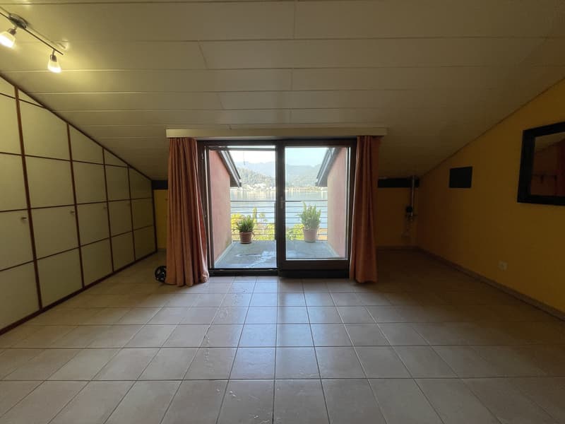 INTERESSANTE CASA 4.5 CON INCANTEVOLE VISTA LAGO (8)