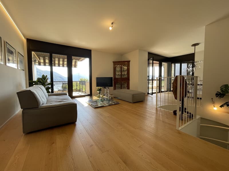 SPETTACOLARE DUPLEX 5.5 CON MAGNIFICA VISTA LAGO (4)