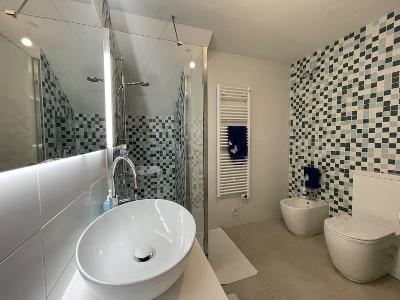 SPETTACOLARE DUPLEX 5.5 CON MAGNIFICA VISTA LAGO (12)