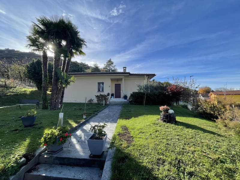BELLA CASA UNIFAMILIARE 4.5 CON AMPIO GIARDINO (1)