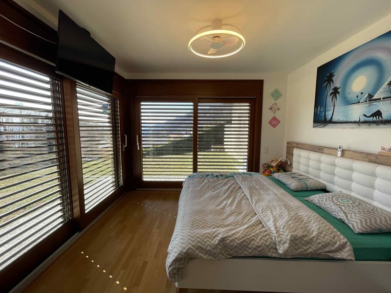 BELLA ED AMPIA CASA INDIPENDENTE 5.5 IMMERSA NEL VERDE (12)