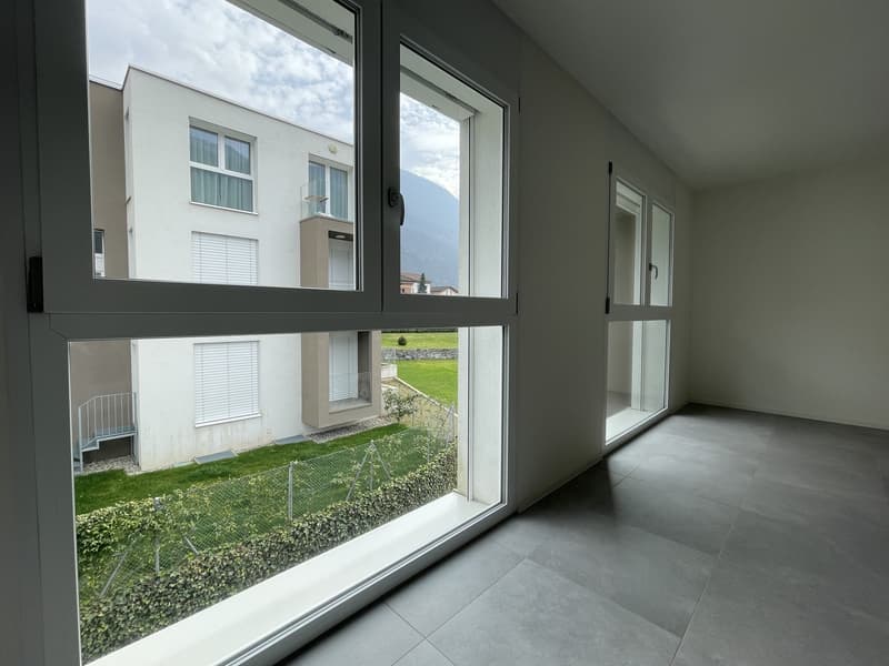 MODERNO ED AMPIO APPARTAMENTO 2.5 CON DUE POSTEGGI INTERNI (6)