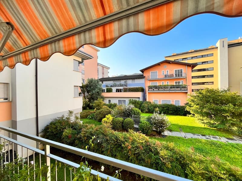 ELEGANTE ED AMPIO APPARTAMENTO 2.5 CON GRANDE POSTEGGIO (12)