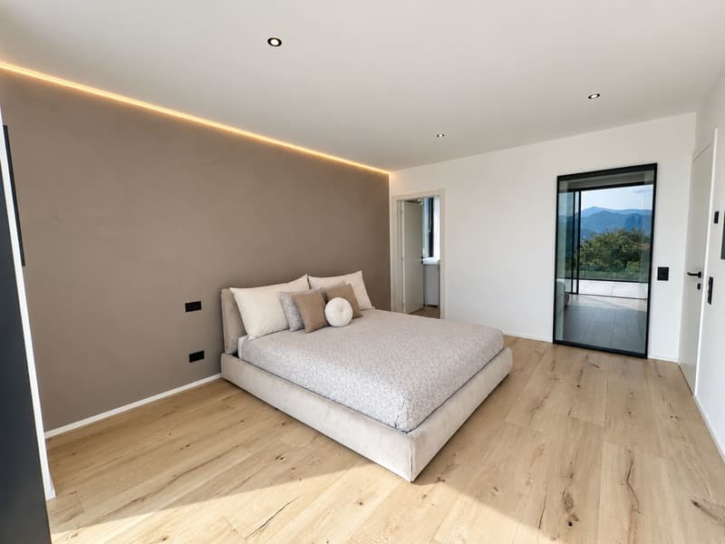 NUOVO ED AMPIO APPARTAMENTO CON LIFT PRIVATO E VISTA LAGO (9)