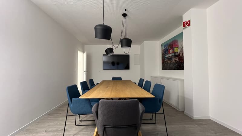 Bureau moderne avec vitrines à louer Quartier Eglise Rouge à Neuchâtel (5)