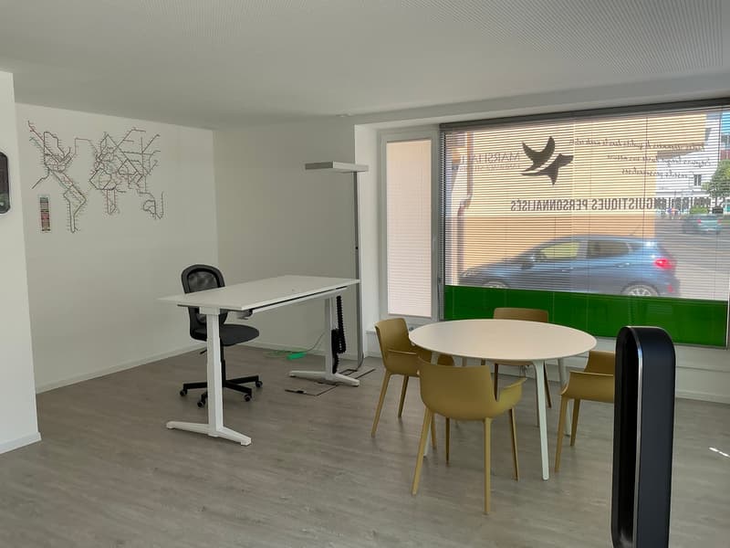 Bureau moderne avec vitrines à louer Quartier Eglise Rouge à Neuchâtel (3)