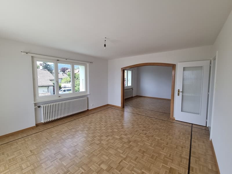 Appartement lumineux de 4 pièces avec vue sur le lac à Milvignes (6)