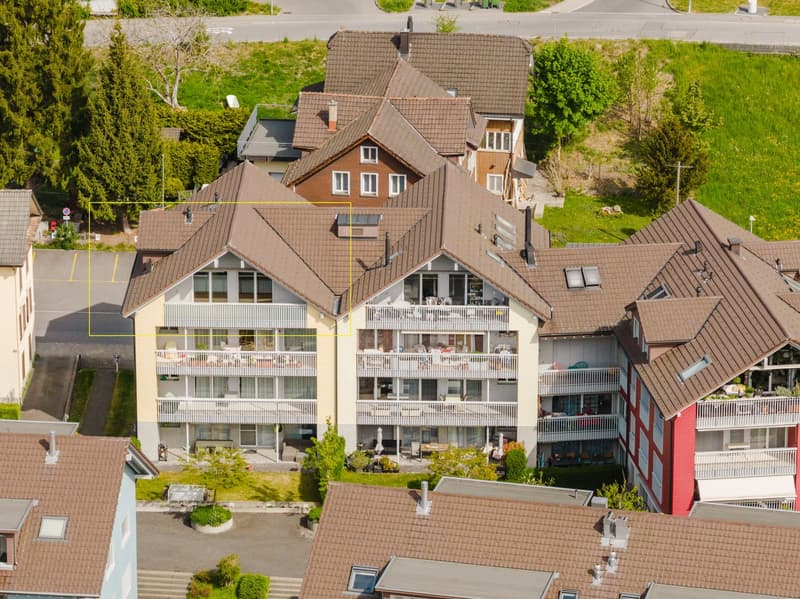 3.5-Zimmer-Attikawohnung mit grossem Balkon im Zentrum von Unterägeri (1)