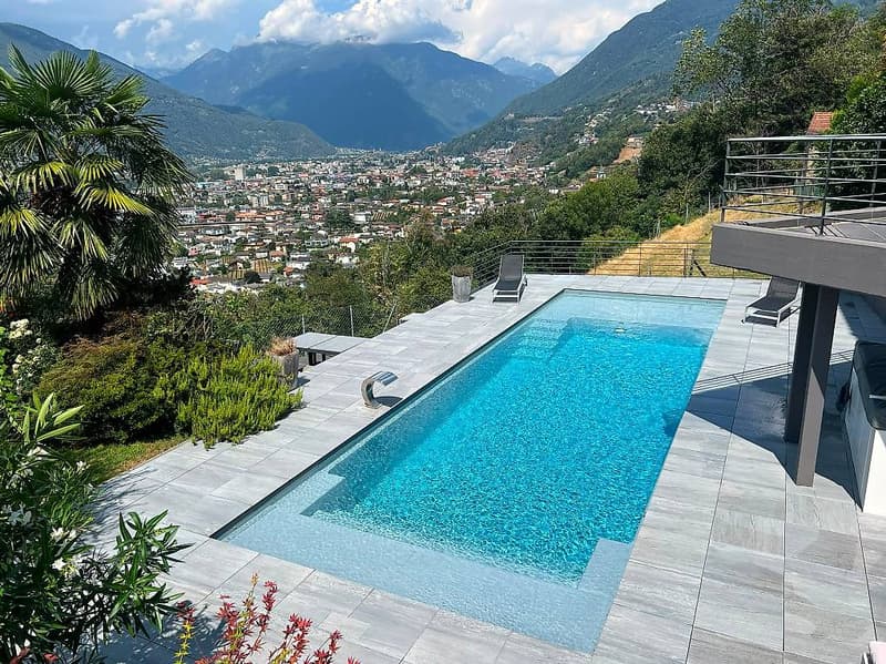 Camorino - Casa bifamiliare con splendida vista e piscina (13)