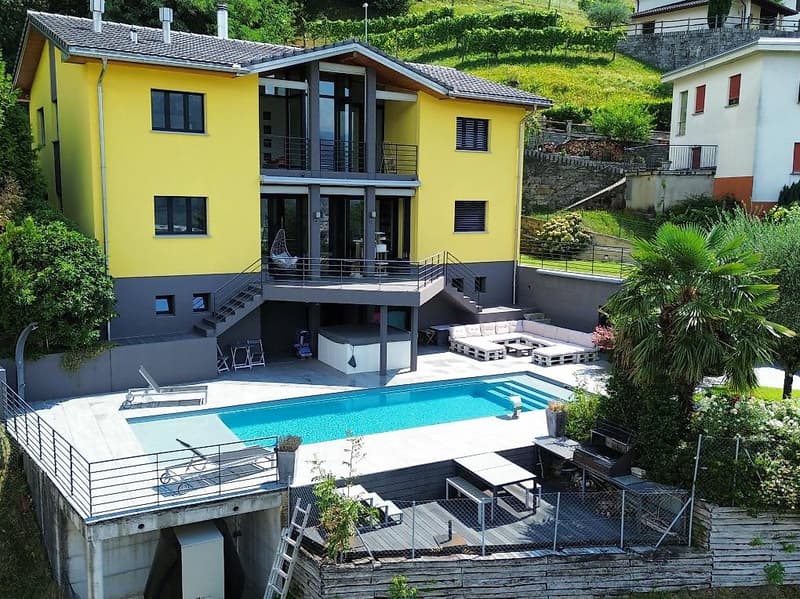 Camorino - Casa bifamiliare con splendida vista e piscina (11)